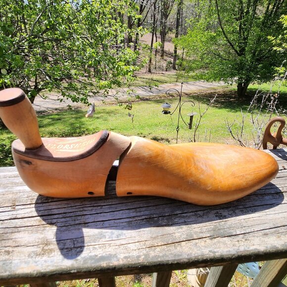 Vintage Lot Of Belcher & Florsheim Wood Shoe Stretchers & Forms With Rustic Meta - Picture 9 of 16